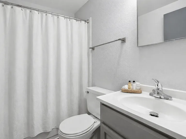 Highlands Apartments — Photo 19