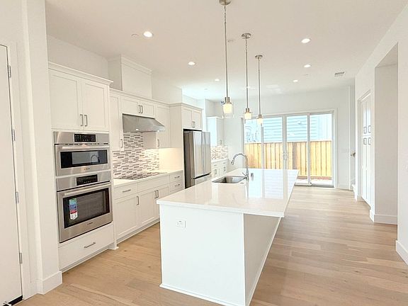 3rd image of 322 Isabelline Ct