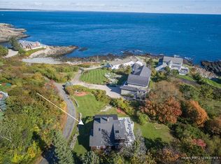 47 Circuit Rd, Cape Neddick, ME 03902