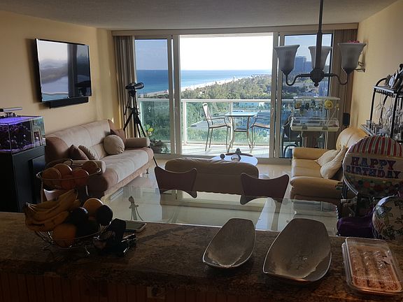 3rd image of 100 Bayview Dr APT 1623
