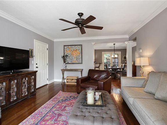 4th image of 115 Peachtree Memorial Dr NW APT E4