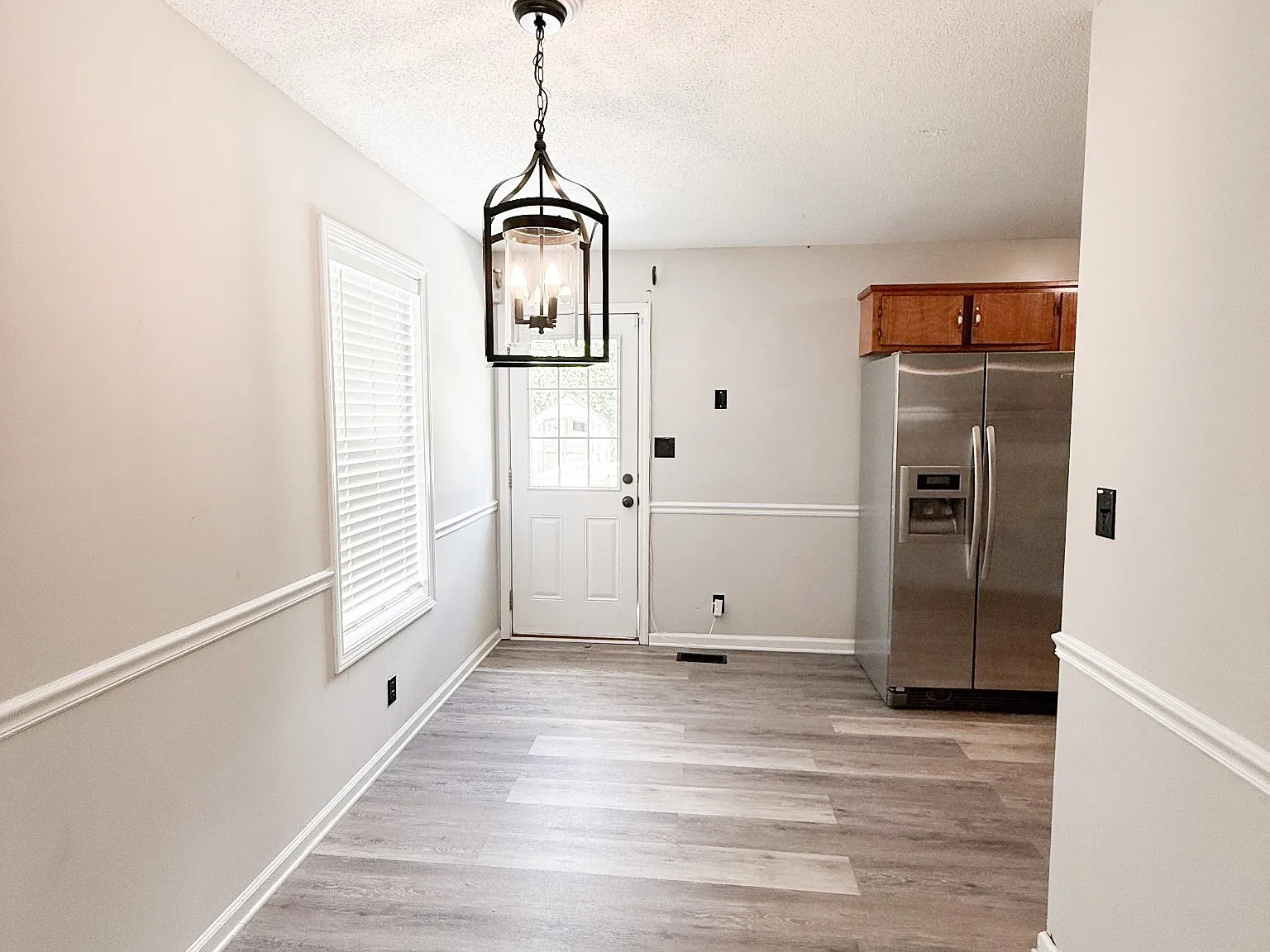 3 bed, 2.0 bath, 1026 sqft, $1,295 — Photo 2