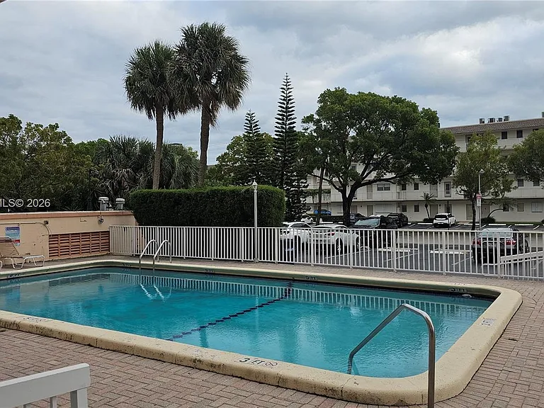2200 E Hallandale Beach Blvd #709 — Photo 15
