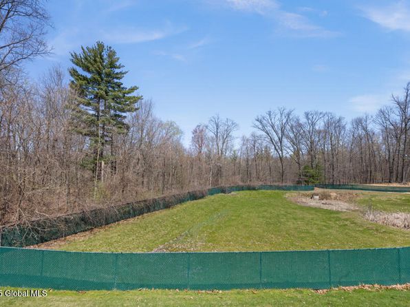 153 Fieldstone Drive, Niskayuna, NY 12304