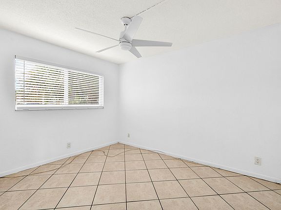 3rd image of 616 Lucerne Ave APT 4