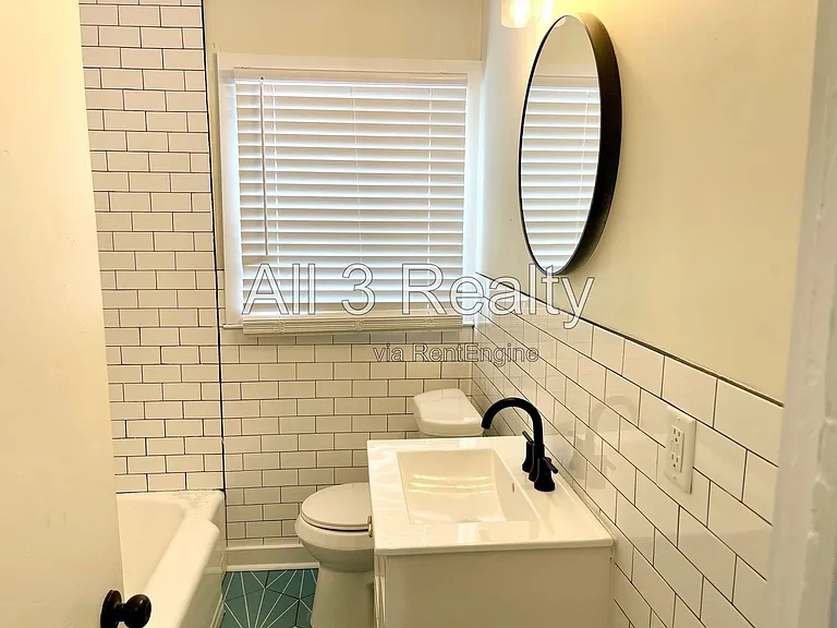 204 Bryan St — Photo 11