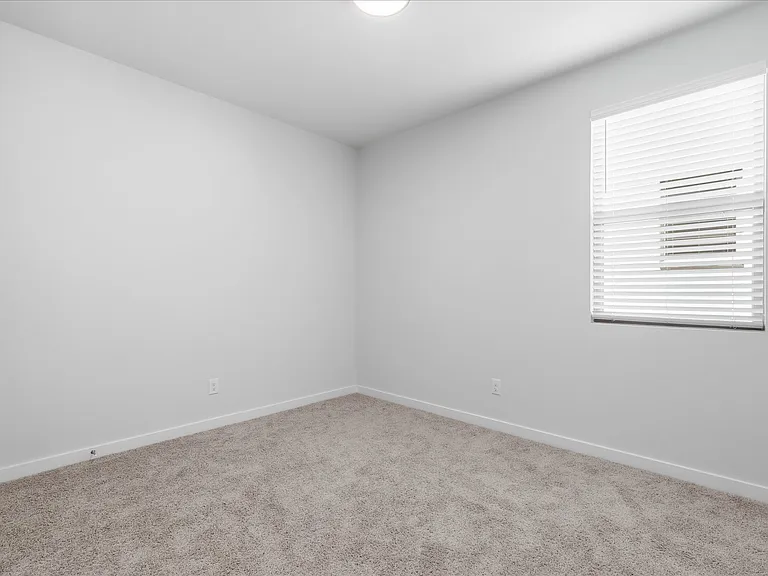 508 Green Grass Dr — Photo 21
