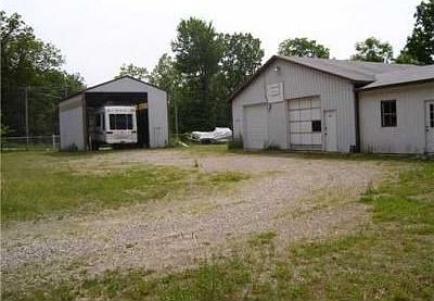 2nd image of 6810 Clear Lake Rd