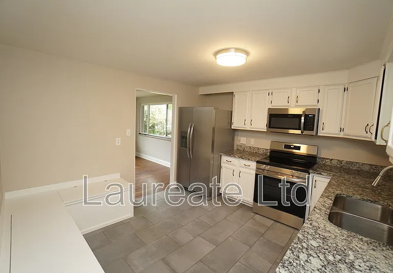 2268 W Maplewood Ave — Photo 6