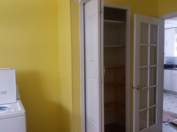 Laundry/pantry 