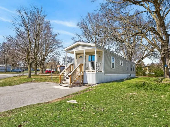 15 Glenview Dr, Clifton Springs, NY 14432