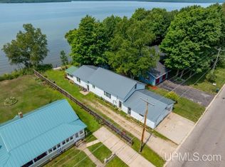 1434 Washington St, Munising, MI 49862
