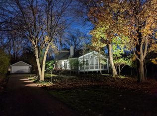 2241 W Wattles Rd, Troy, MI 48098