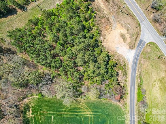 3rd image of 2722 Olive Branch Rd