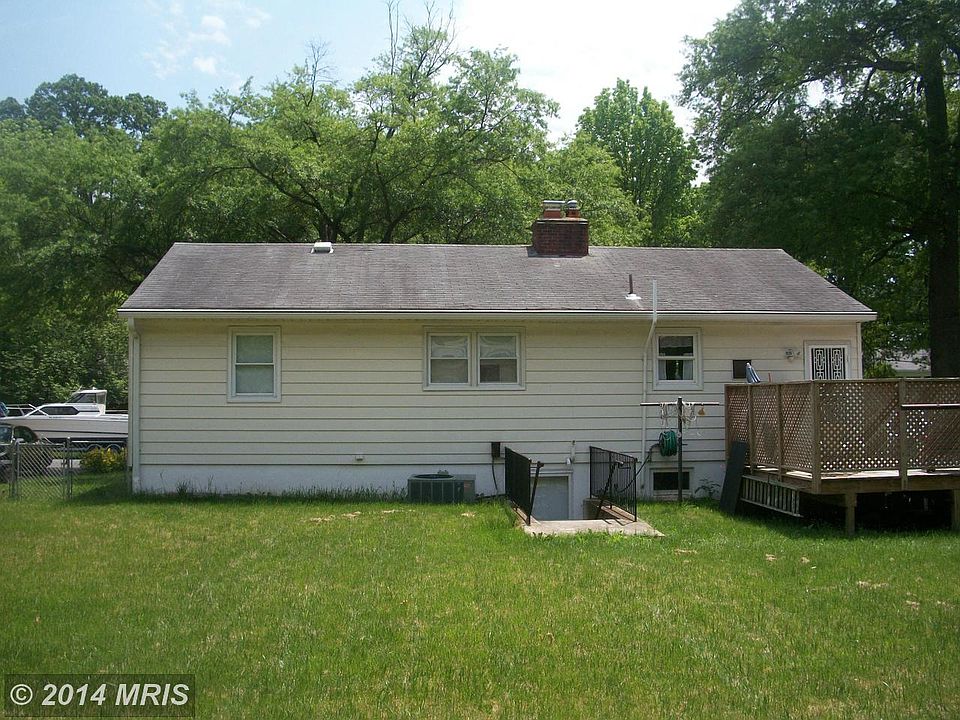 2nd image of 9412 Wellington St