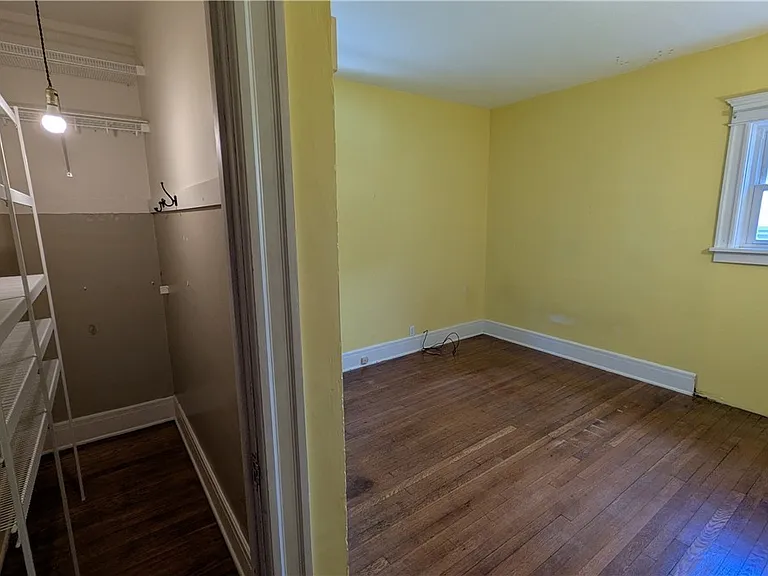 37 Manchester Pl #LOWER — Photo 13