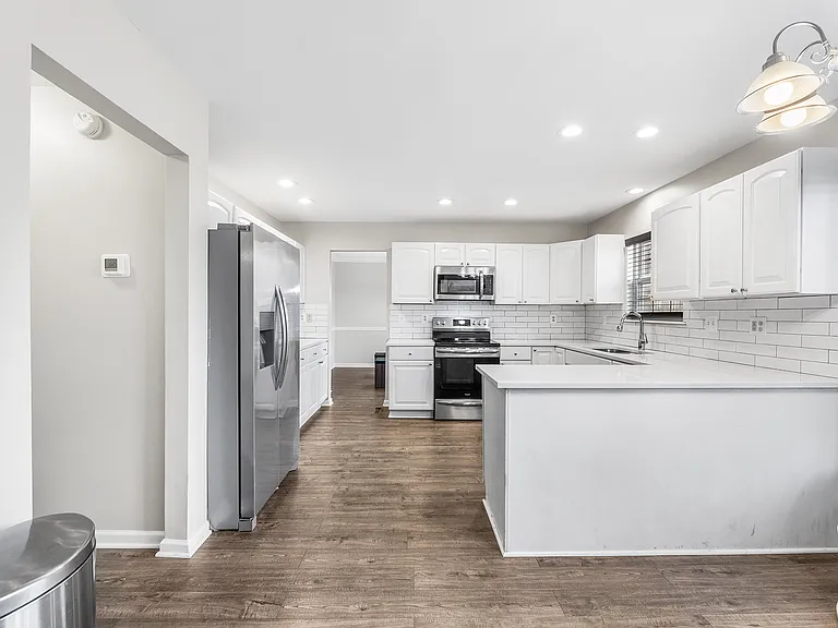 6262 White Cove Dr — Photo 5