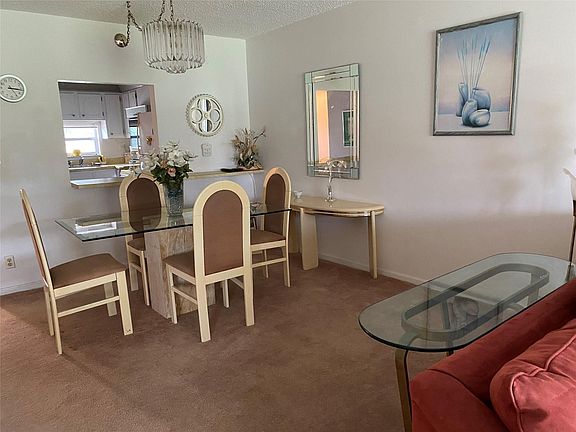 4th image of 811 S Hollybrook Drive #203