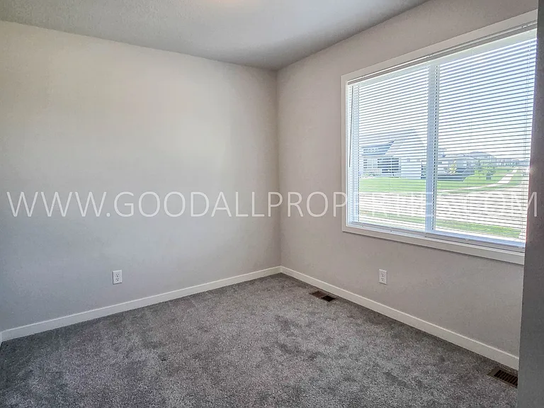 18203 Alpine Dr — Photo 12