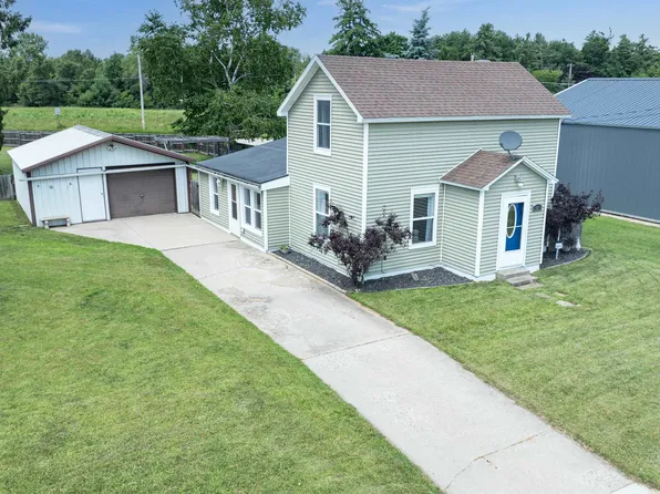 121 S Flatley Ave, Oconto Falls, WI 54154