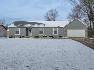 27 Oviatt Dr, Northfield, OH 44067
