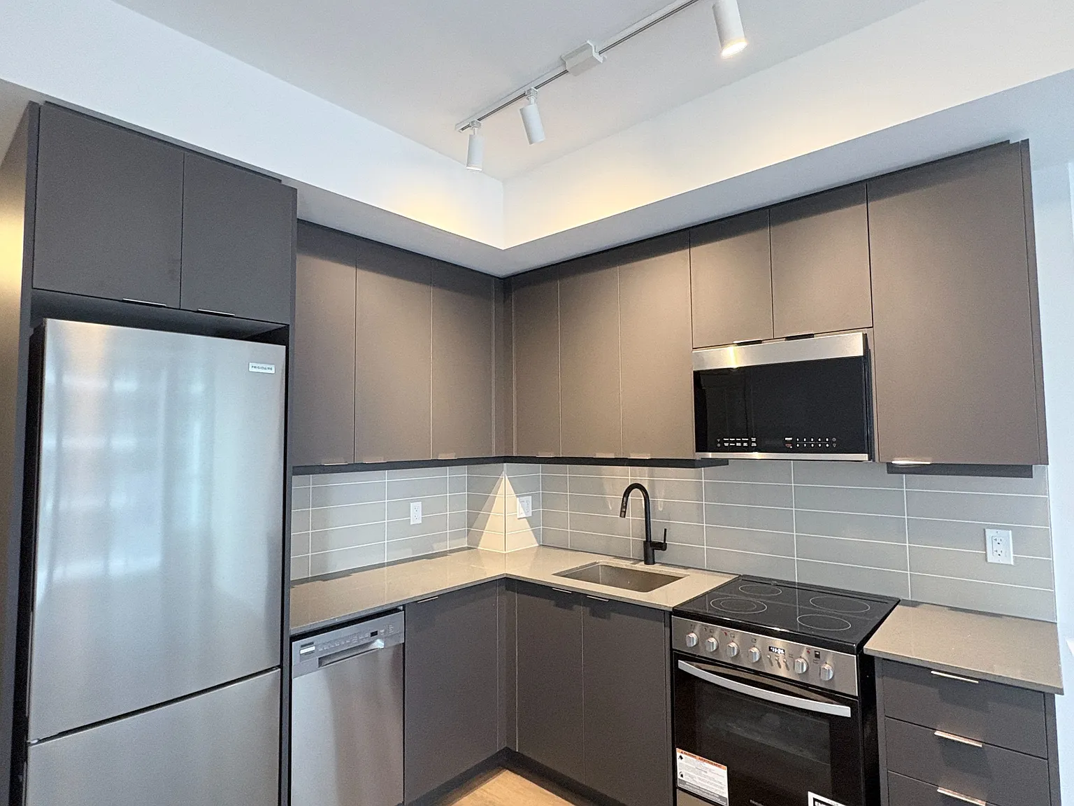 2 bed, $2,195 — Photo 4