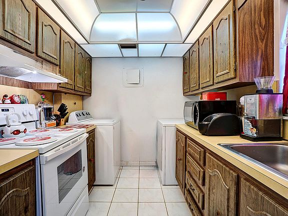 4th image of 8431 NW 10th Street #8431