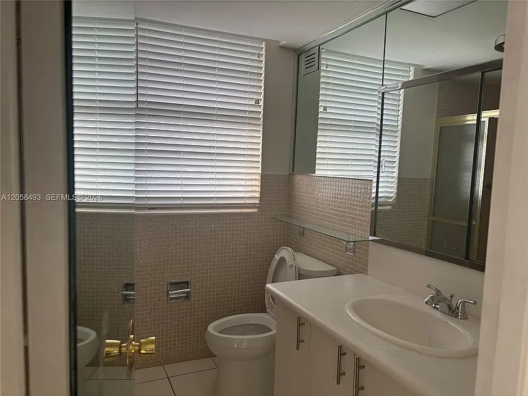 5255 Collins Ave #6J — Photo 11