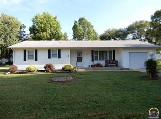 808 W 2nd St, Holton, KS 66436