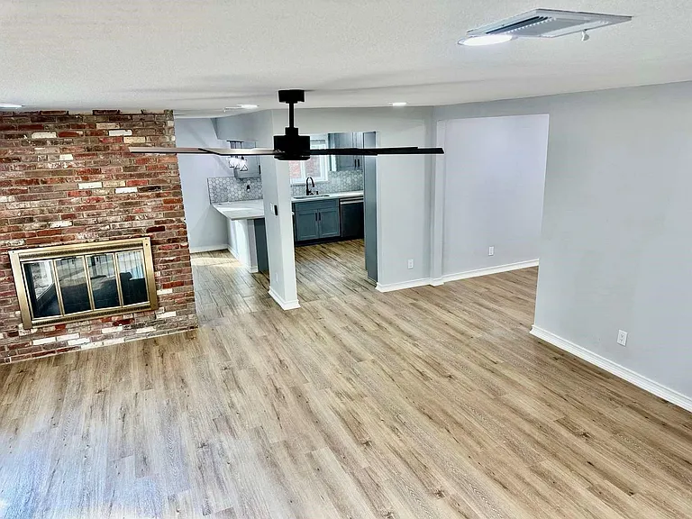 10615 Piping Rock Ln — Photo 2