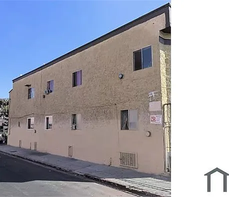 3 bed, $2,400 — Photo 2