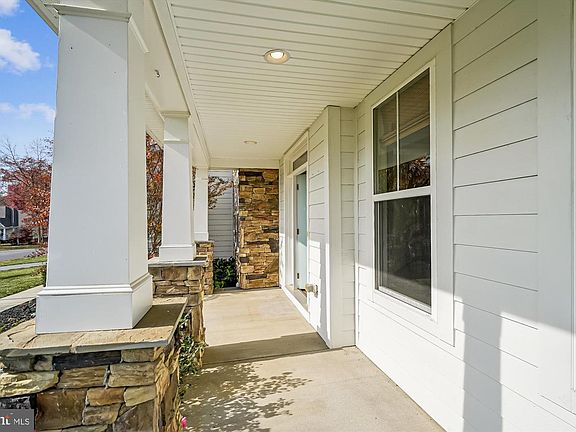 4th image of 10901 Brandermill Park