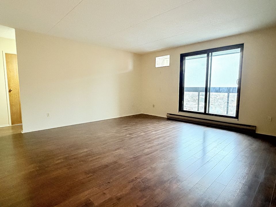 1st image of 1653 Ouellette Ave #905