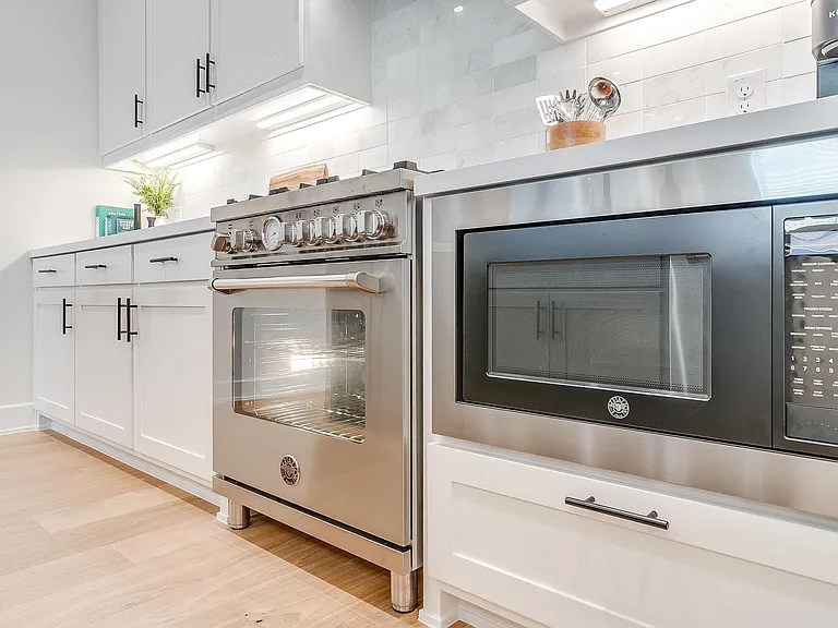123 Thornton St — Photo 3
