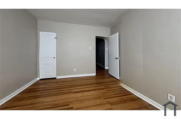 Building Photo - 6840 Marshall Rd #1F