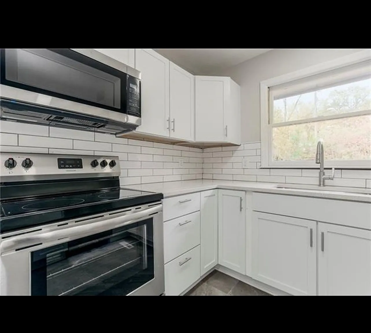 3 bed, 2.5 bath, 1008 sqft, $2,000 — Photo 3