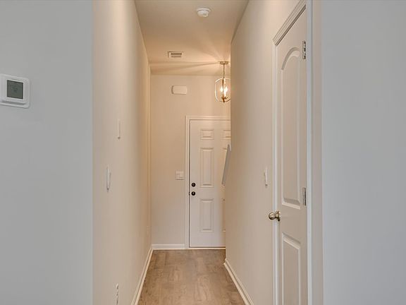 5th image of 4315 Newland St #1