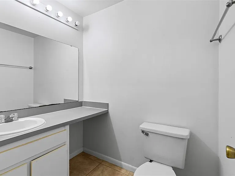 2219 SW 39th Way — Photo 14