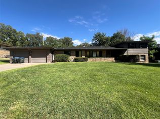 1804 Country Club Dr, Dodge City, KS 67801