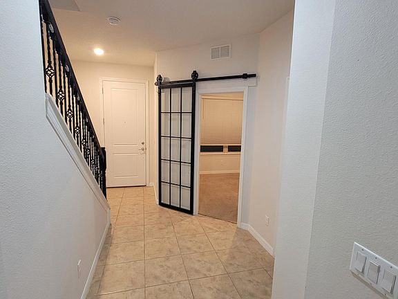 5th image of 5041 Walker St