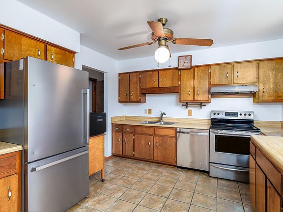 3rd image of 3856 Bower Rd