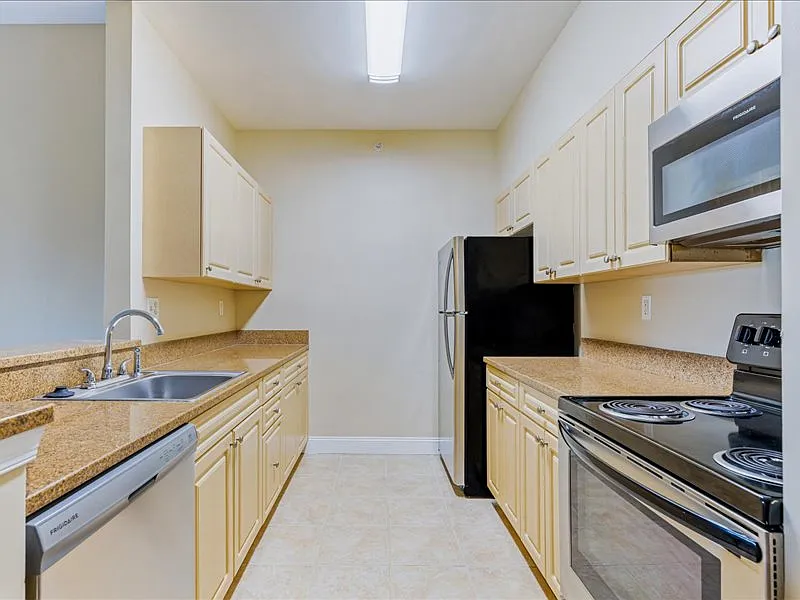 North Pointe Apartments — Photo 4