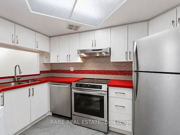 3rd image of 250 Webb Dr #513