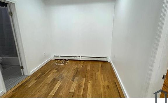 4th image of 1315 E 222nd St #1