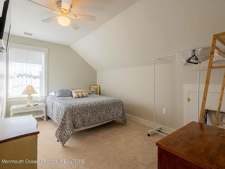 128 Park Ave — Photo 24