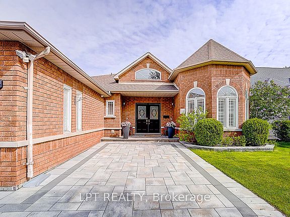 3rd image of 585 Holgate Cir