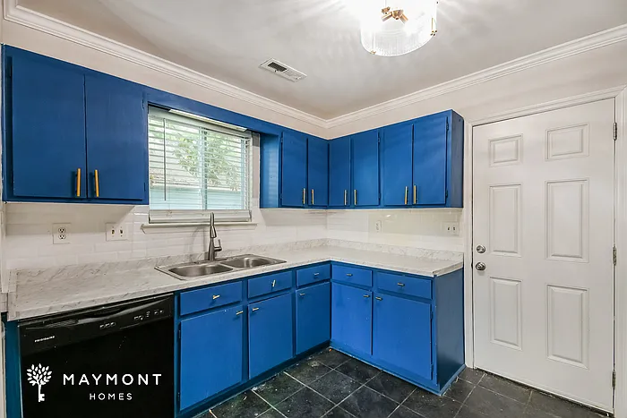 98 Peppertree Ln — Photo 6