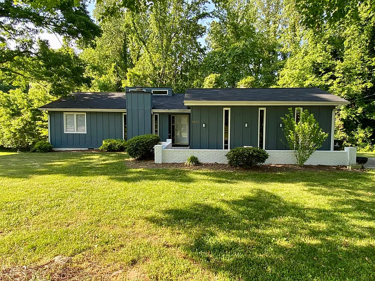 3827 Cavalier Dr — Photo 2