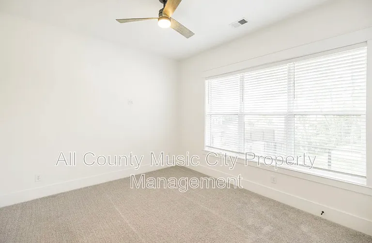 507 Summit St — Photo 5