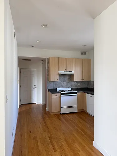 847 Nmaplewood #2 Photo 1